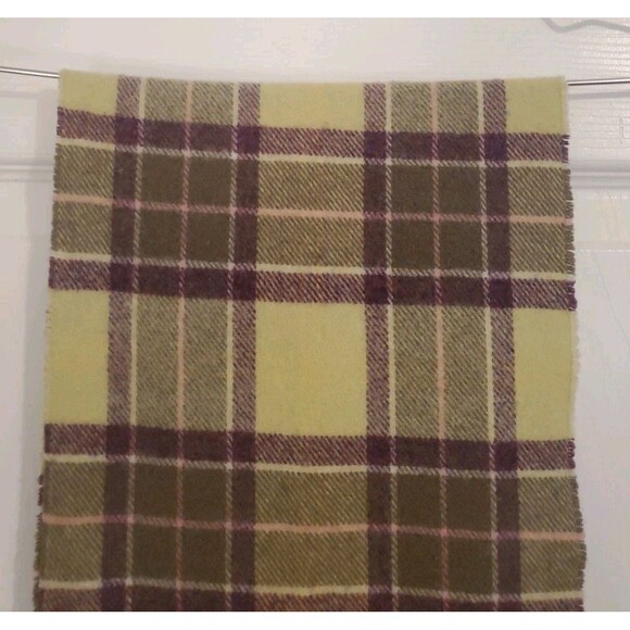 Barbour Scarf Mens One Size Green Purple Tartan Plaid 100% Lambswool Scotland - Picture 3 of 8
